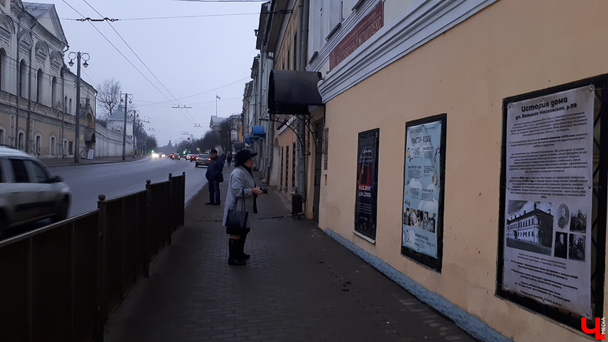 До 14 января в Выставочных залах на Большой Московской можно увидеть картины Александра Волкова. Художник и бизнесмен поделился проектом «Вот опять окно, где опять не спят…»