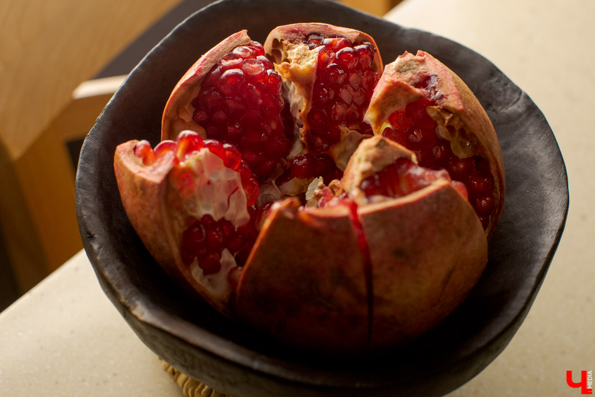 Лариса Семина и Дмитрий Орловский приготовили сембургер на кухне студии Roulet