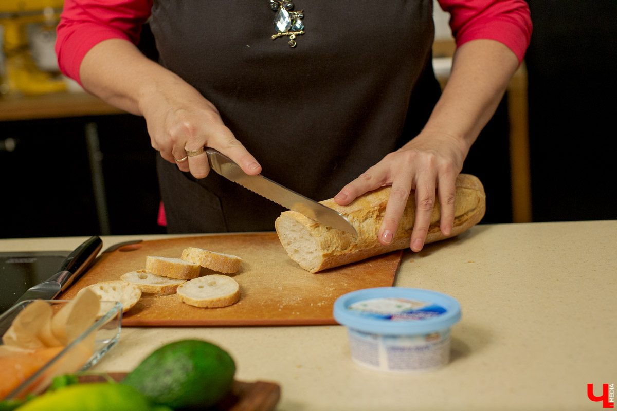 Лариса Семина и Дмитрий Орловский приготовили сембургер на кухне студии Roulet