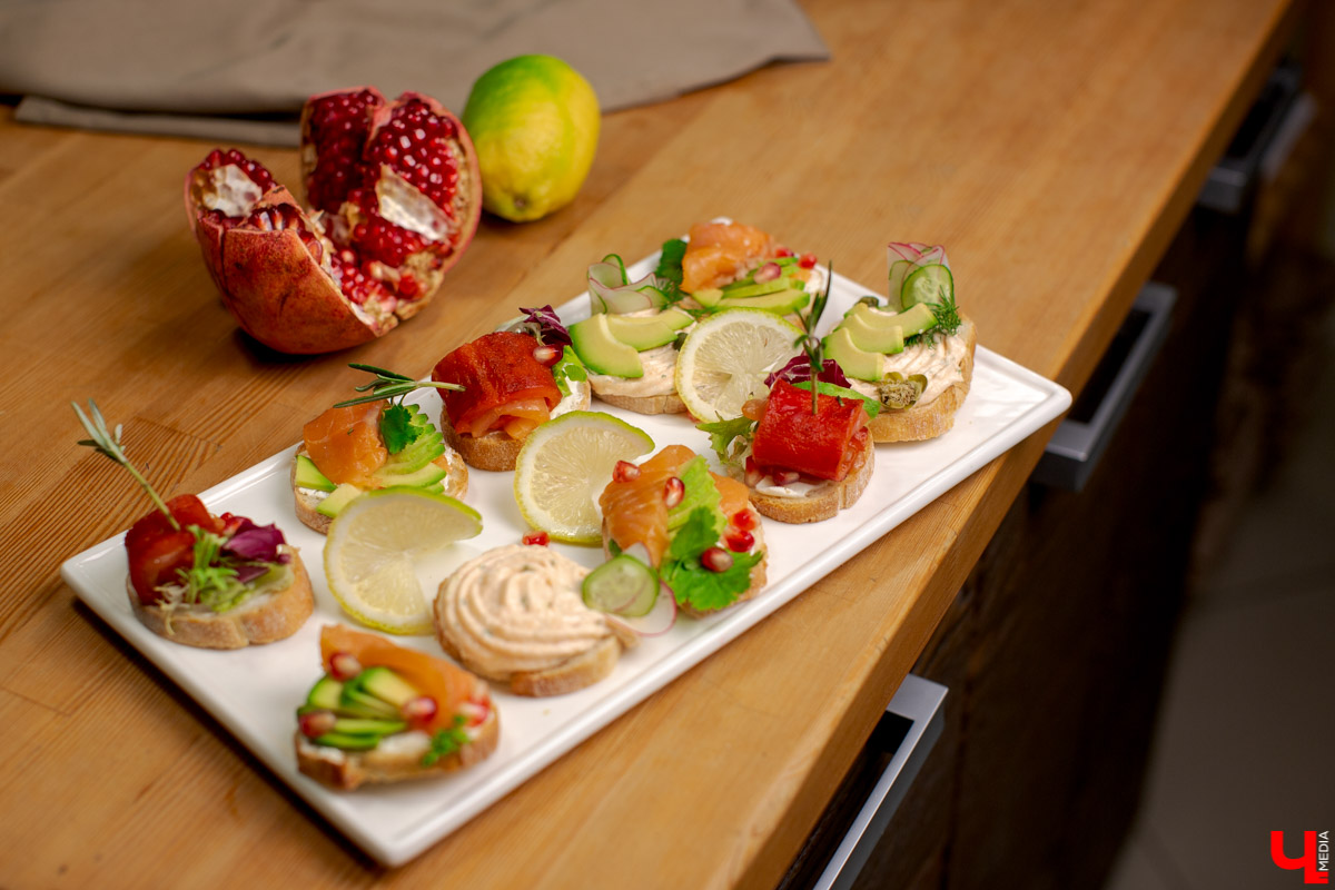 Лариса Семина и Дмитрий Орловский приготовили сембургер на кухне студии Roulet