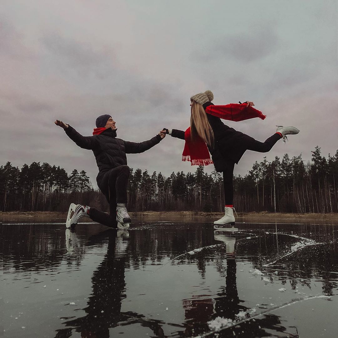 Первый лед, не припорошенный снегом, - явление если не уникальное, то достаточно редкое. Такое не каждую зиму можно застать. А владимирцы успели, да еще и фотографии красивые сделали