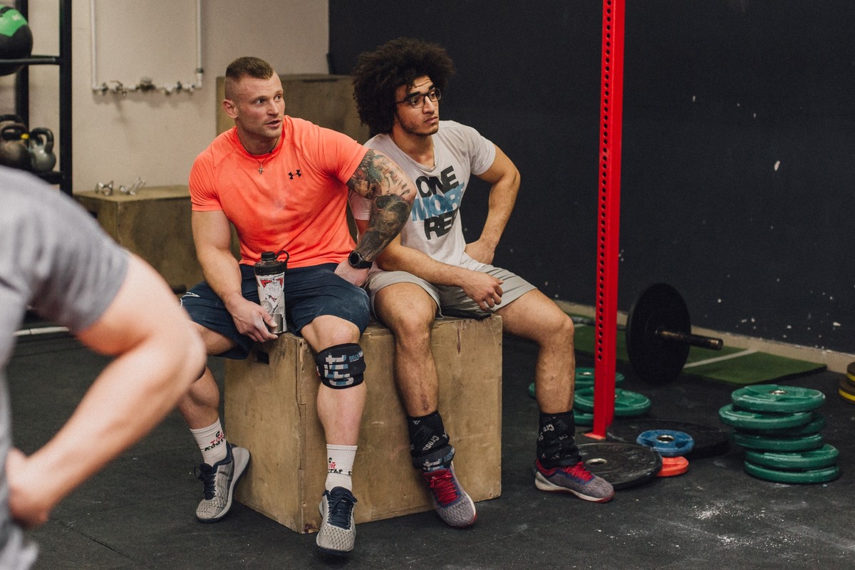 Объясняем, в чем разница между кроссфитом и функциональным многоборьем, - полезно. Рассказываем о соревнованиях для самых выносливых и сильных - красиво