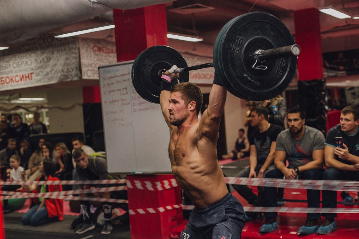 Объясняем, в чем разница между кроссфитом и функциональным многоборьем, - полезно. Рассказываем о соревнованиях для самых выносливых и сильных - красиво