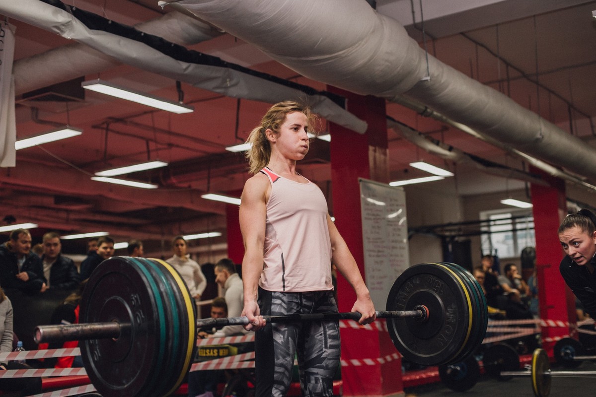 Объясняем, в чем разница между кроссфитом и функциональным многоборьем, - полезно. Рассказываем о соревнованиях для самых выносливых и сильных - красиво