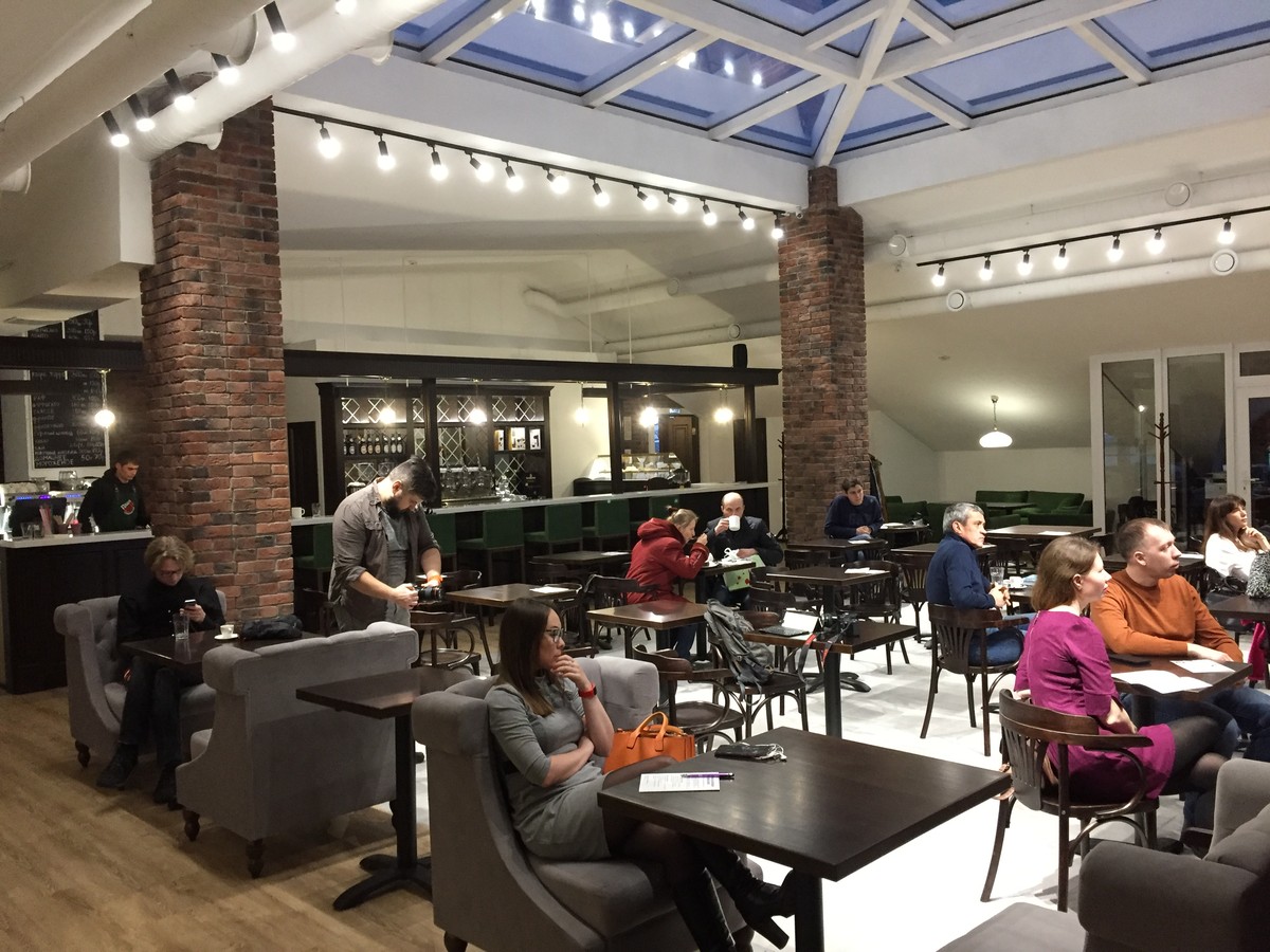 Сообщество «Владимир будущего» устроило новое обсуждение. На этот раз детских площадок. Приглашенным спикером была Мария Помелова, архитектор и основательница бюро «Чехарда»