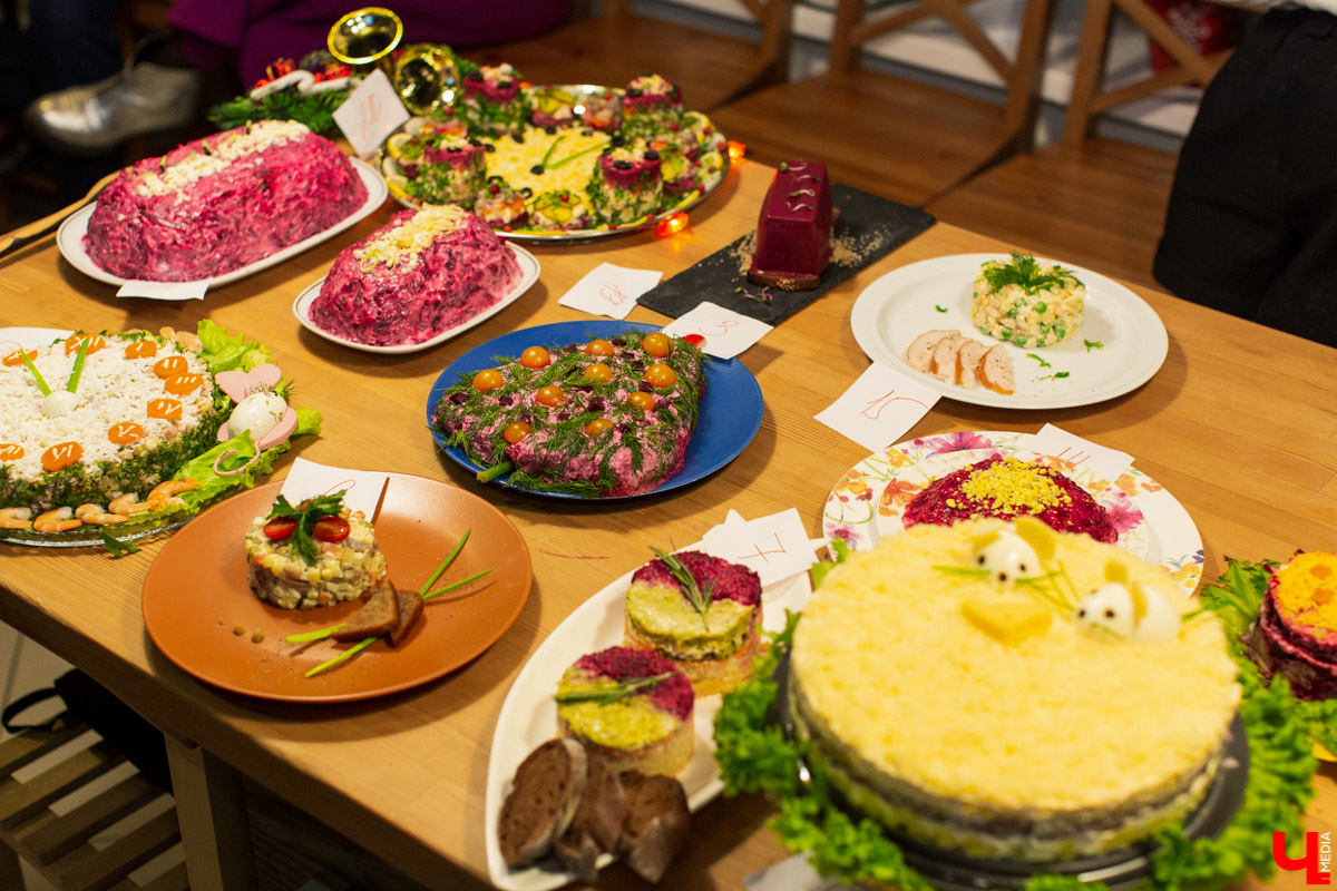 15 декабря Константин Ивлев во второй раз выбрал во Владимире лучший новогодний салат. Победительница конкурса получила 50 000 рублей