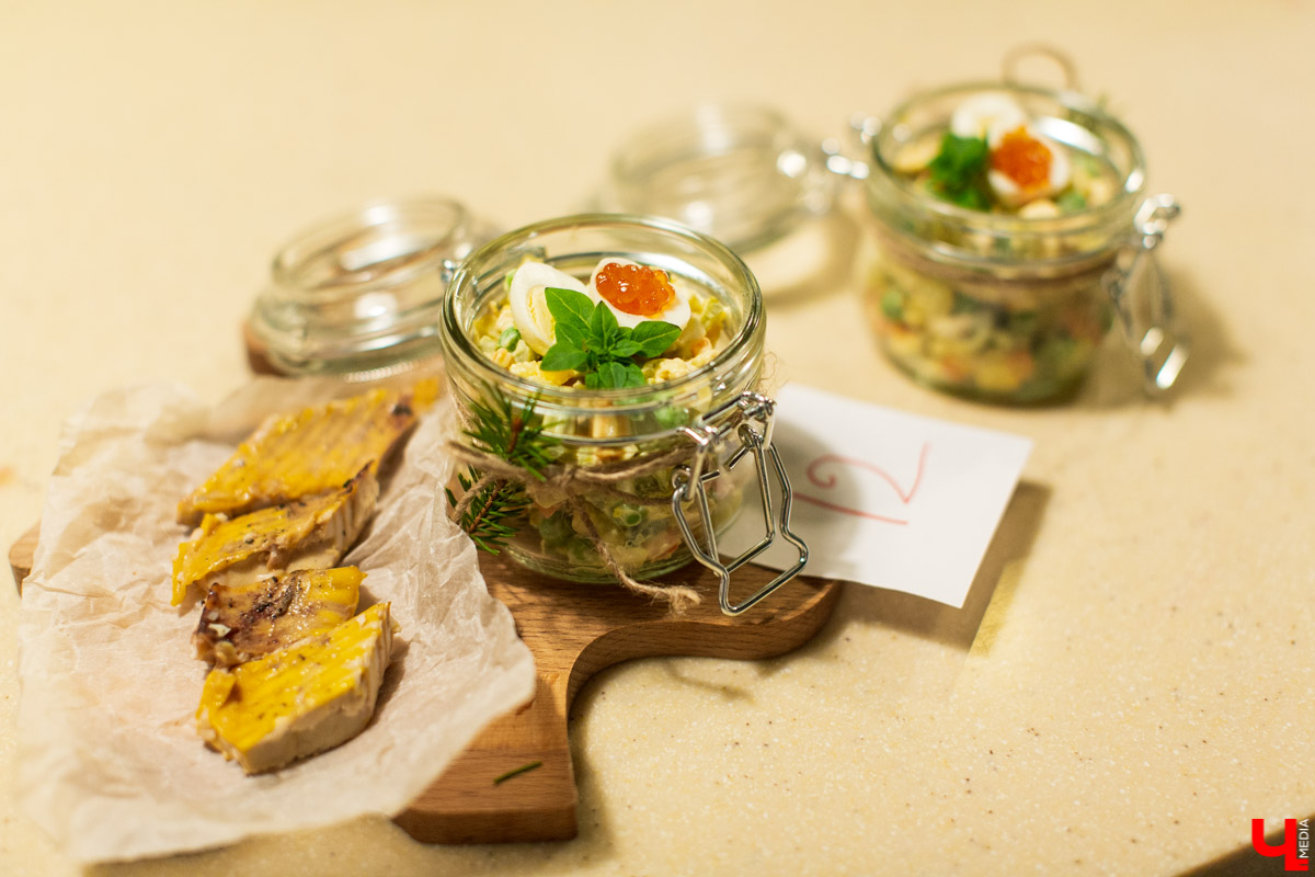 15 декабря Константин Ивлев во второй раз выбрал во Владимире лучший новогодний салат. Победительница конкурса получила 50 000 рублей