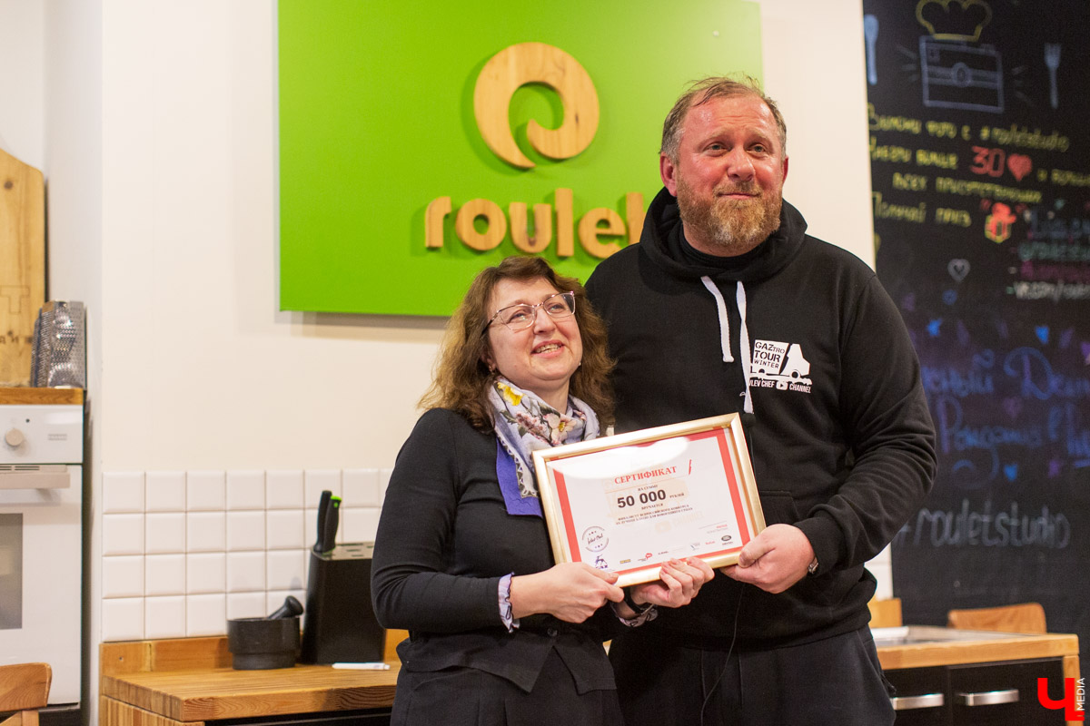 15 декабря Константин Ивлев во второй раз выбрал во Владимире лучший новогодний салат. Победительница конкурса получила 50 000 рублей