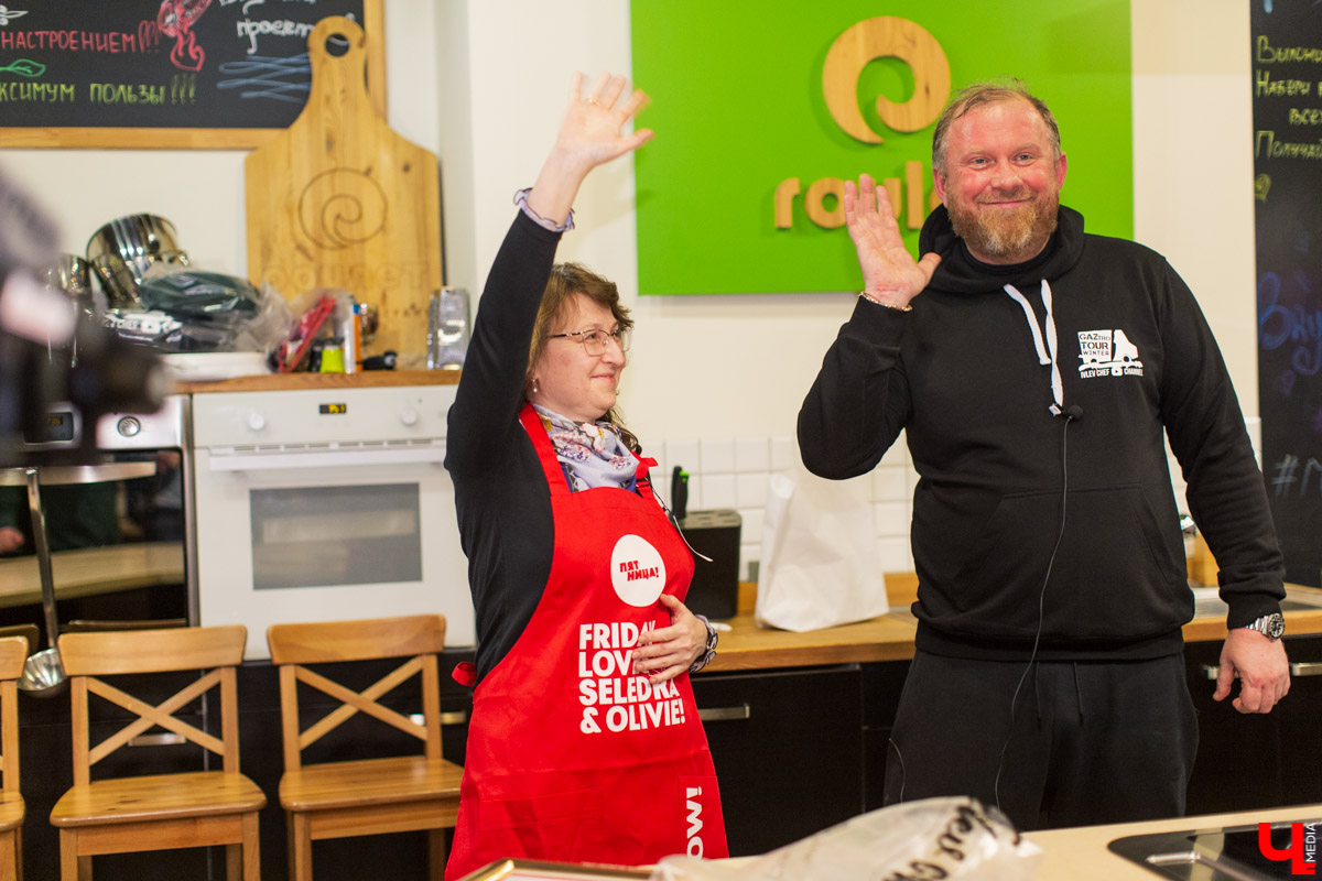 15 декабря Константин Ивлев во второй раз выбрал во Владимире лучший новогодний салат. Победительница конкурса получила 50 000 рублей