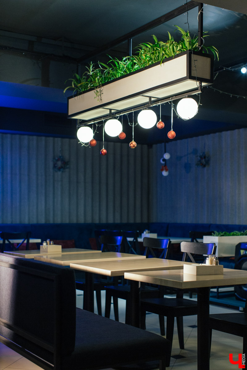 Здесь авторский не только дизайн помещения, но и каждое блюдо. Любителям красивых фотографий еды в «Инстаграме» к прочтению обязательно!