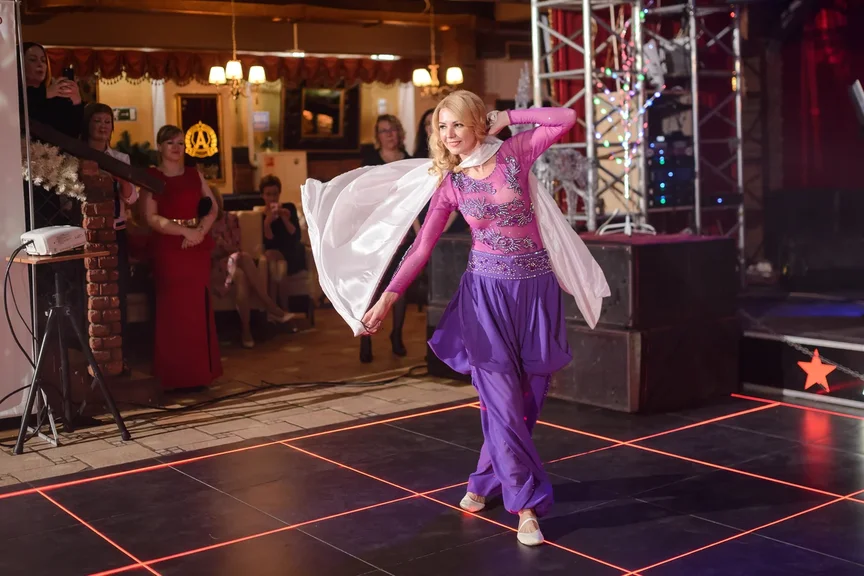 13 декабря в Коврове прошел финал областного конкурса красоты «Миссис Владимирская земля» для замужних дам с детьми и женщин, добившихся профессиональных успехов. Его победительницы уже получили приглашения на другие известные конкурсы, где будут представлять родной город