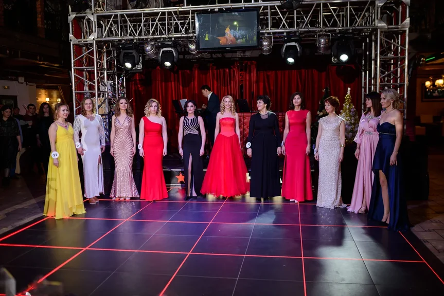 13 декабря в Коврове прошел финал областного конкурса красоты «Миссис Владимирская земля» для замужних дам с детьми и женщин, добившихся профессиональных успехов. Его победительницы уже получили приглашения на другие известные конкурсы, где будут представлять родной город