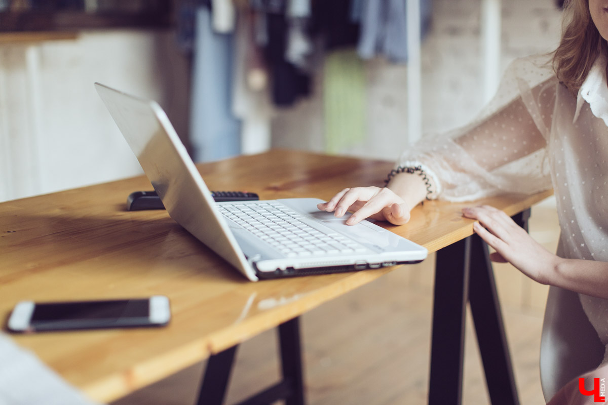 Пару недель назад завершились съемки календаря «Ключ-Медиа 2020», который призван вдохновлять и мотивировать на занятия спортом круглый год. Над проектом трудилась команда Studio People во главе с фотографом Аленой Смоляк, с которой мы и сделали на днях интервью.