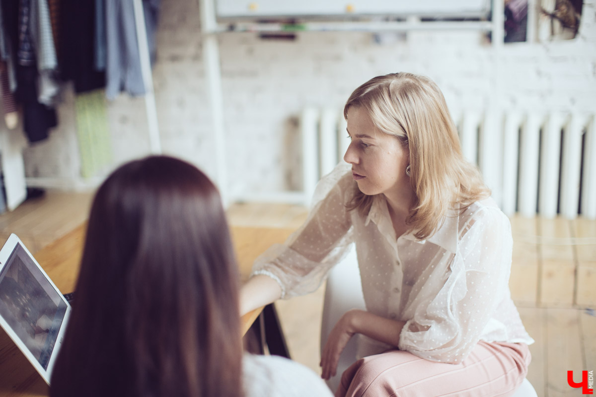 Пару недель назад завершились съемки календаря «Ключ-Медиа 2020», который призван вдохновлять и мотивировать на занятия спортом круглый год. Над проектом трудилась команда Studio People во главе с фотографом Аленой Смоляк, с которой мы и сделали на днях интервью.