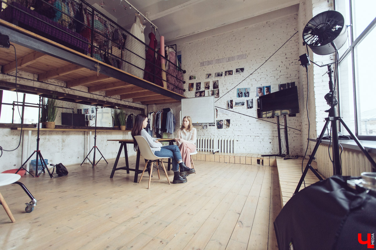 Пару недель назад завершились съемки календаря «Ключ-Медиа 2020», который призван вдохновлять и мотивировать на занятия спортом круглый год. Над проектом трудилась команда Studio People во главе с фотографом Аленой Смоляк, с которой мы и сделали на днях интервью.