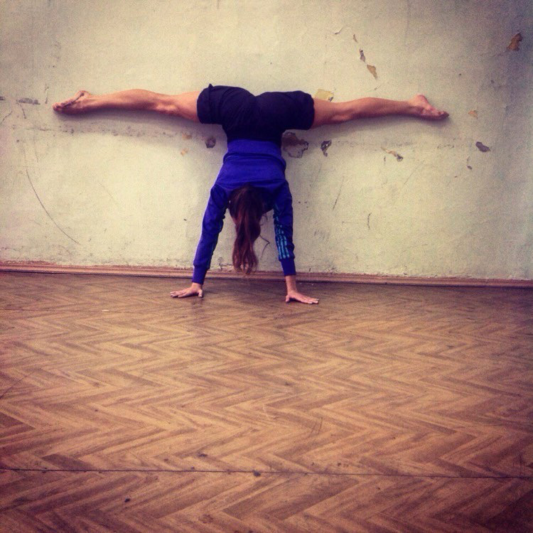 25-летняя Оксана Рябова, претендентка на звание «Девушка декабря» в конкурсе «Ключ на спорт», уже не представляет свою жизнь без танцев.