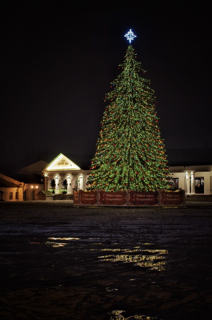 На украшение Владимира к Новому, 2020 году потратили порядка 2,5 миллиона рублей. Что сделали на эти деньги? И как Суздаль смог сэкономить 7 миллионов?