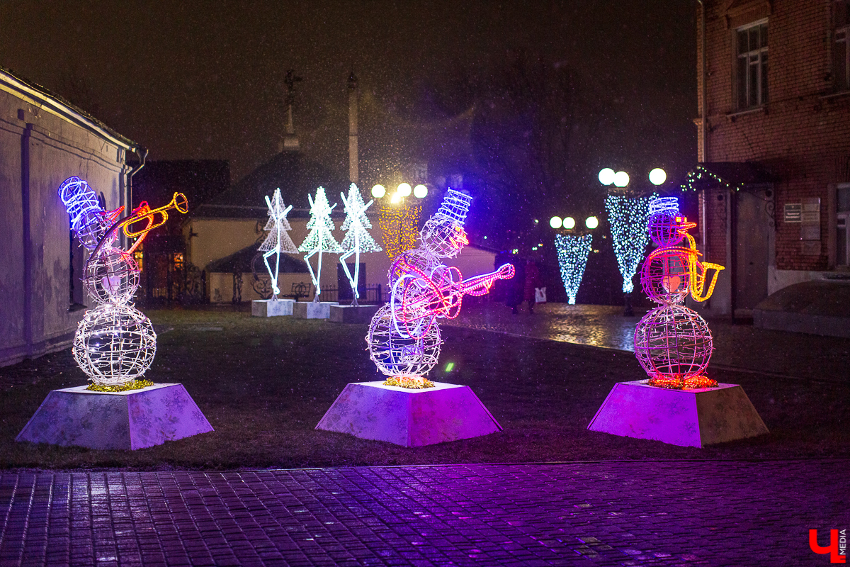 На украшение Владимира к Новому, 2020 году потратили порядка 2,5 миллиона рублей. Что сделали на эти деньги? И как Суздаль смог сэкономить 7 миллионов?