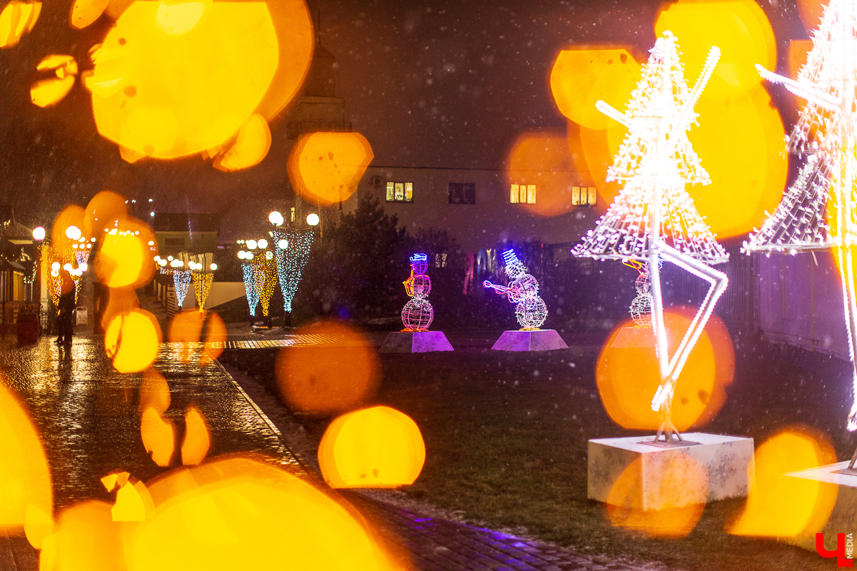 На украшение Владимира к Новому, 2020 году потратили порядка 2,5 миллиона рублей. Что сделали на эти деньги? И как Суздаль смог сэкономить 7 миллионов?