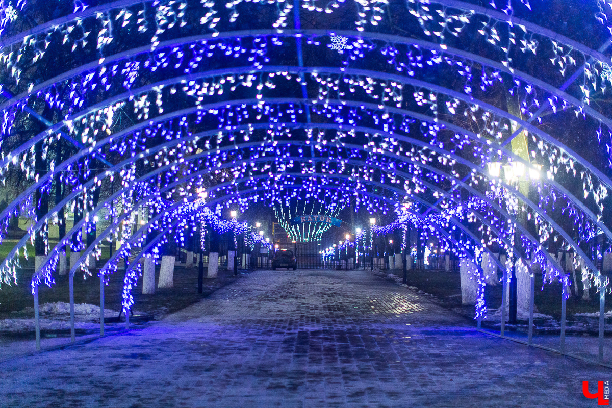 На украшение Владимира к Новому, 2020 году потратили порядка 2,5 миллиона рублей. Что сделали на эти деньги? И как Суздаль смог сэкономить 7 миллионов?