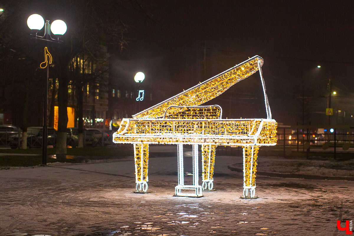 На украшение Владимира к Новому, 2020 году потратили порядка 2,5 миллиона рублей. Что сделали на эти деньги? И как Суздаль смог сэкономить 7 миллионов?