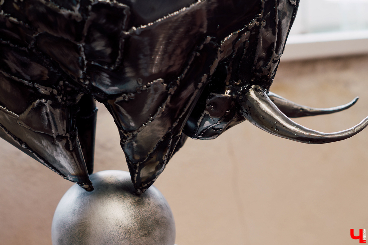 Михаил Блинов работает в необычной технике сварки, но его металлические звери и люди живут мгновением движения. Как это? Читайте в материале