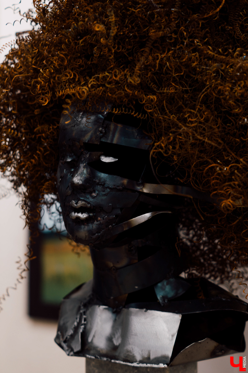 Михаил Блинов работает в необычной технике сварки, но его металлические звери и люди живут мгновением движения. Как это? Читайте в материале