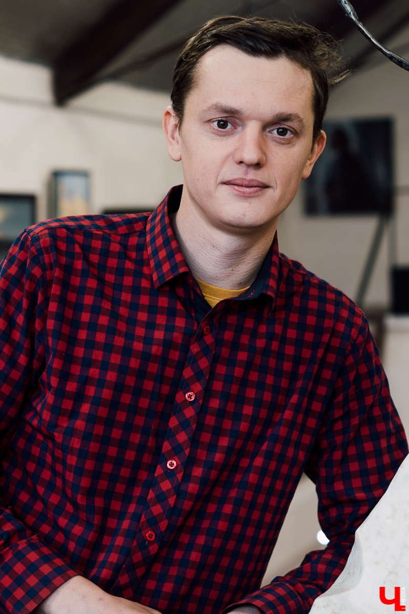 Михаил Блинов работает в необычной технике сварки, но его металлические звери и люди живут мгновением движения. Как это? Читайте в материале