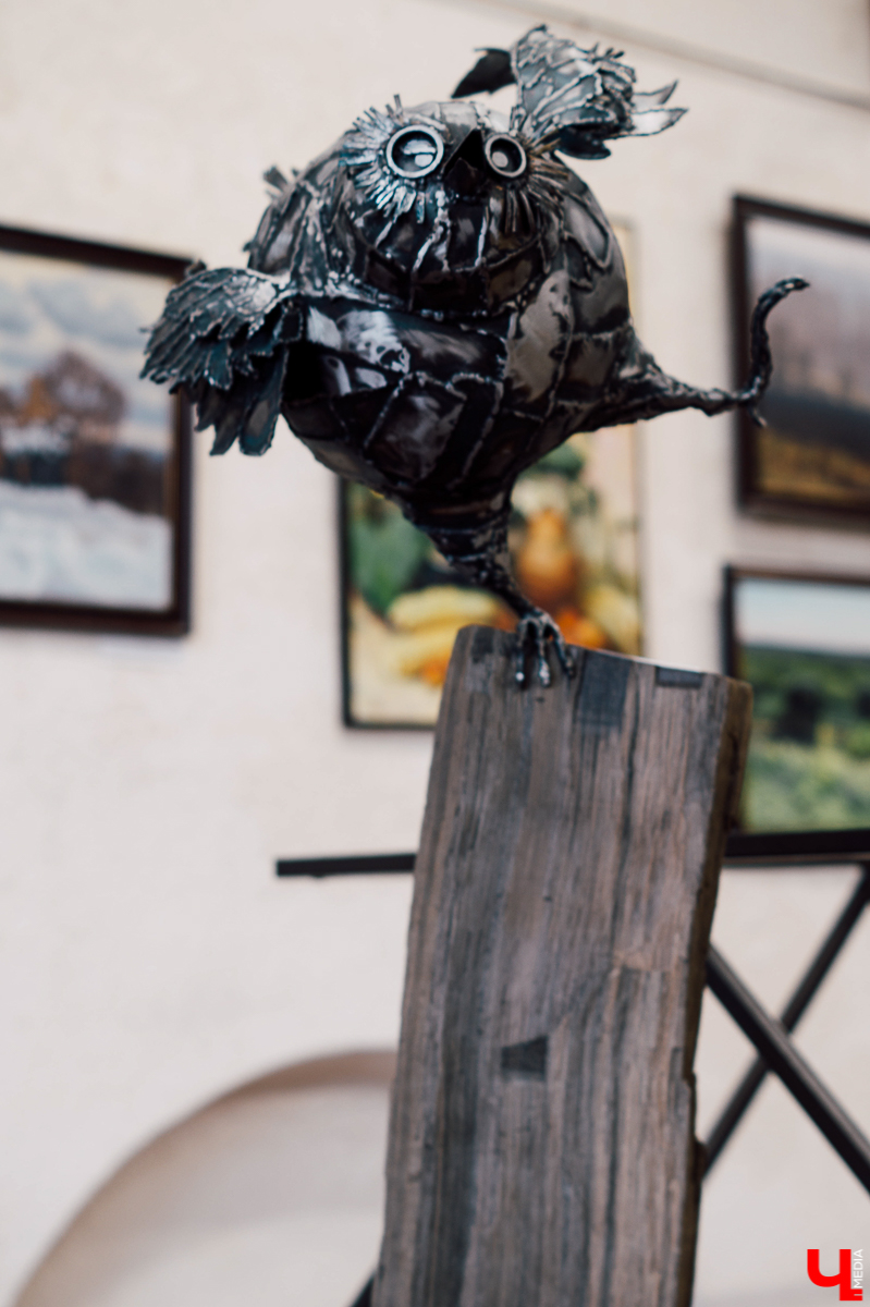 Михаил Блинов работает в необычной технике сварки, но его металлические звери и люди живут мгновением движения. Как это? Читайте в материале