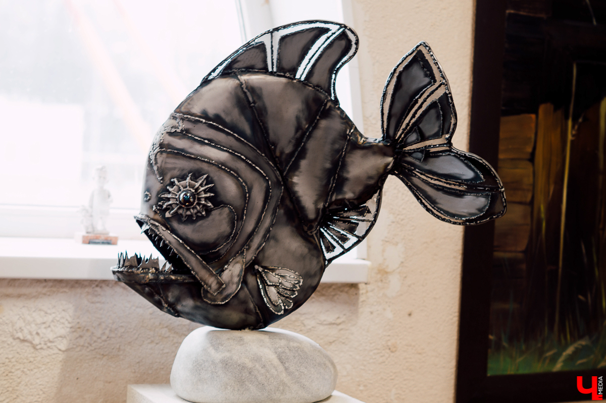 Михаил Блинов работает в необычной технике сварки, но его металлические звери и люди живут мгновением движения. Как это? Читайте в материале