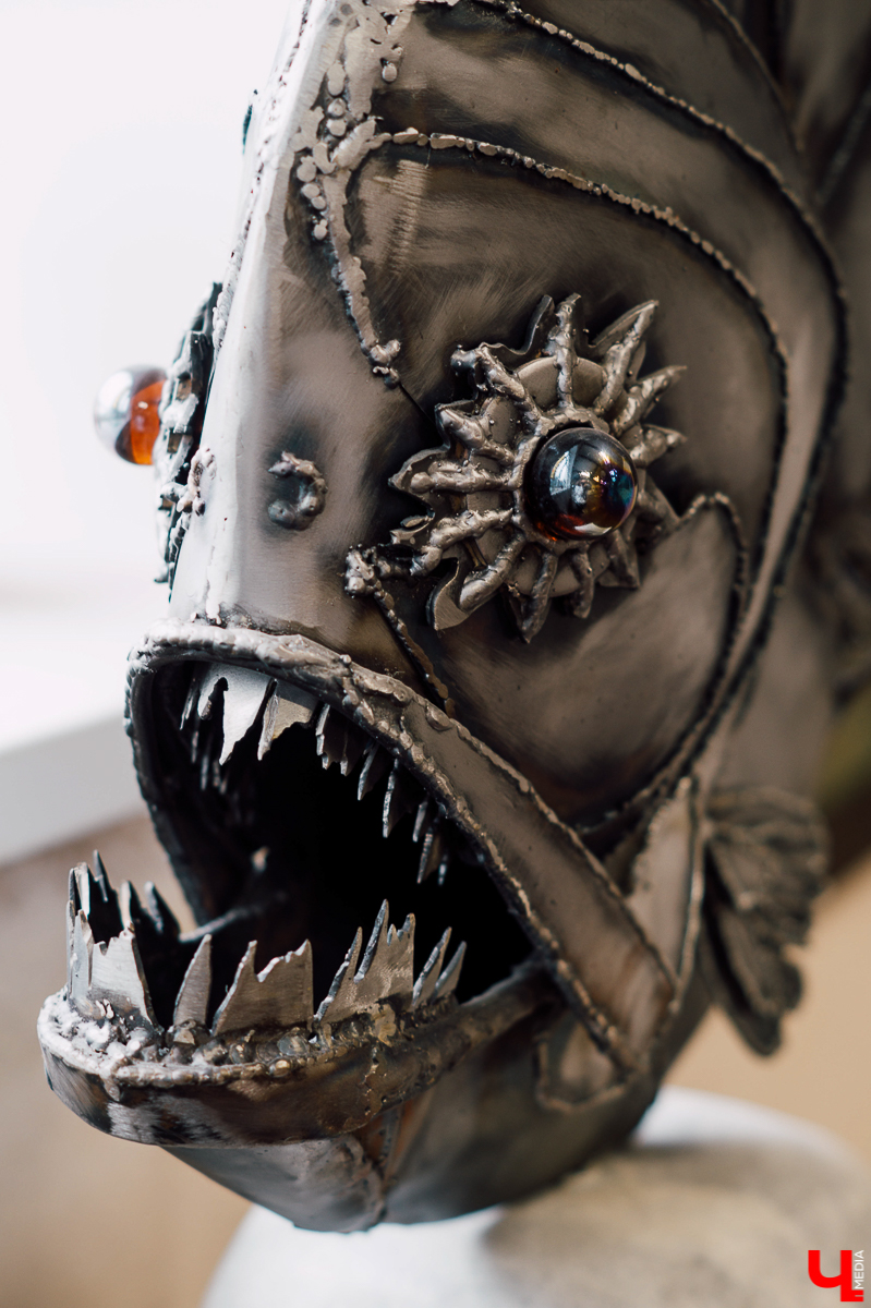 Михаил Блинов работает в необычной технике сварки, но его металлические звери и люди живут мгновением движения. Как это? Читайте в материале