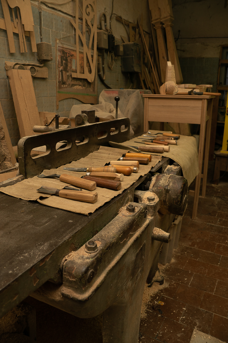 Владимир Бойков - художник по дереву. Он создает удивительной красоты посуду. Мы побывали у мастера в гостях и расспросили о древнем ремесле