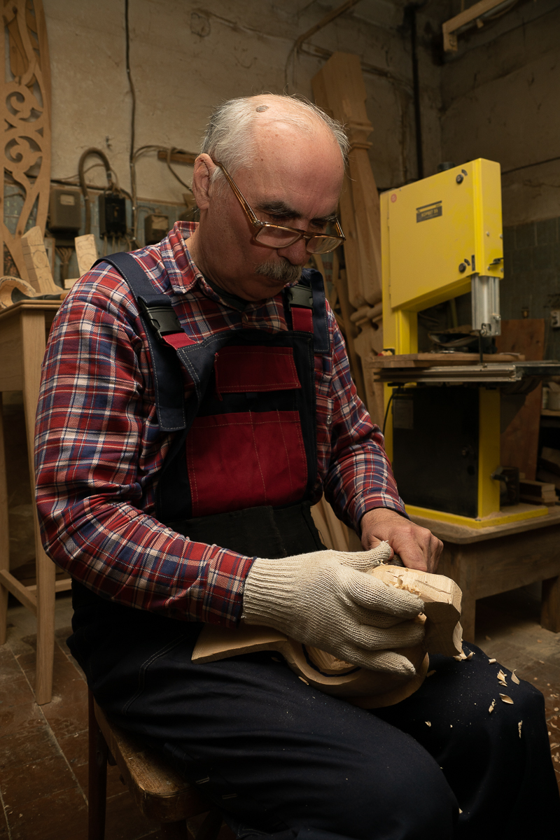 Владимир Бойков - художник по дереву. Он создает удивительной красоты посуду. Мы побывали у мастера в гостях и расспросили о древнем ремесле