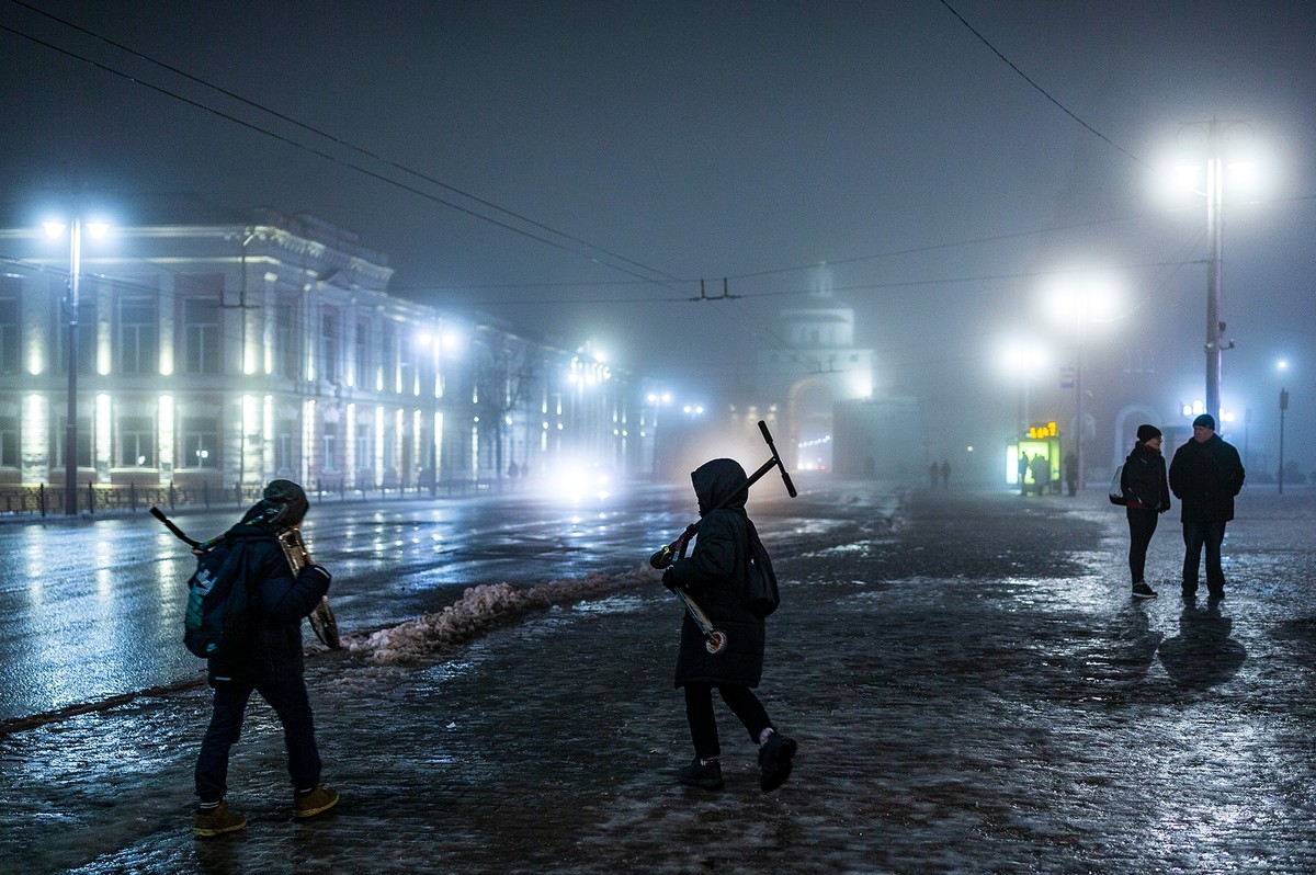 Пустые улицы, стук каблуков по брусчатке, вокруг туман. Как владимирские фотографы запечатлели зловещий декабрь?