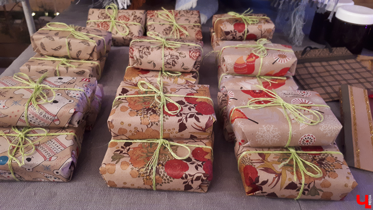 21 и 22 декабря во Владимире проходил «Новогодний маркет». Душевно и со вкусом горожане знакомились с творчеством мастеров