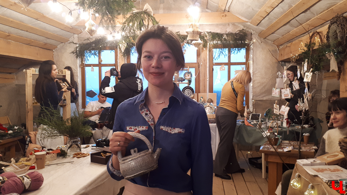 21 и 22 декабря во Владимире проходил «Новогодний маркет». Душевно и со вкусом горожане знакомились с творчеством мастеров