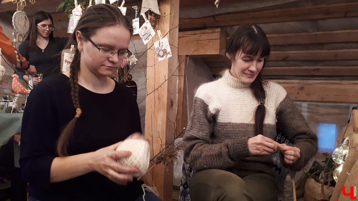 21 и 22 декабря во Владимире проходил «Новогодний маркет». Душевно и со вкусом горожане знакомились с творчеством мастеров