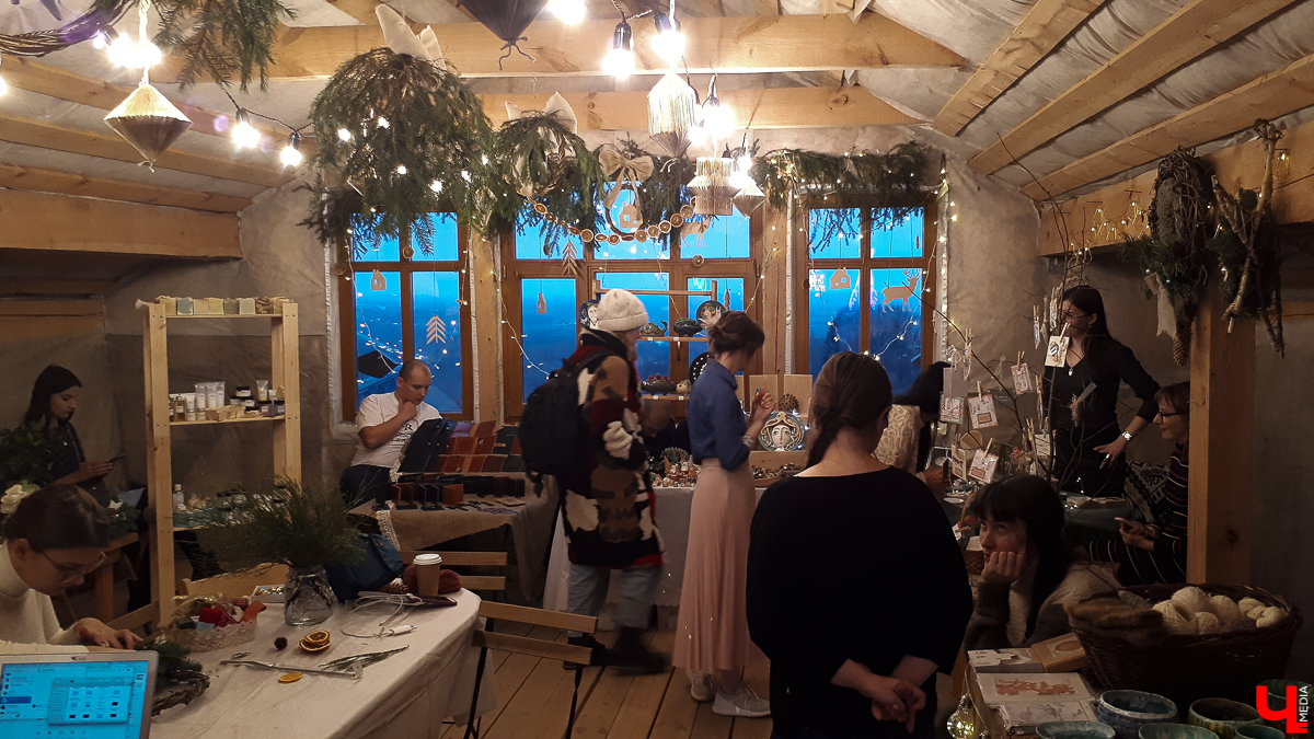 21 и 22 декабря во Владимире проходил «Новогодний маркет». Душевно и со вкусом горожане знакомились с творчеством мастеров