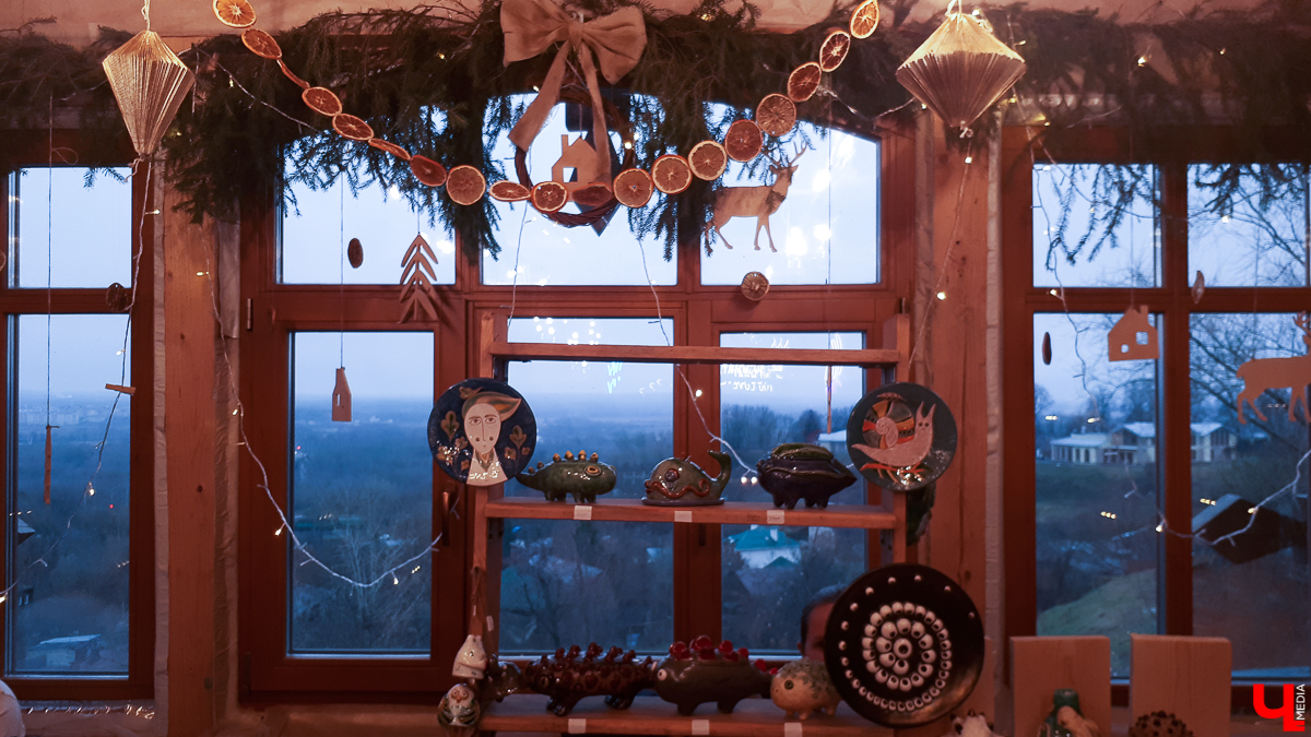 21 и 22 декабря во Владимире проходил «Новогодний маркет». Душевно и со вкусом горожане знакомились с творчеством мастеров