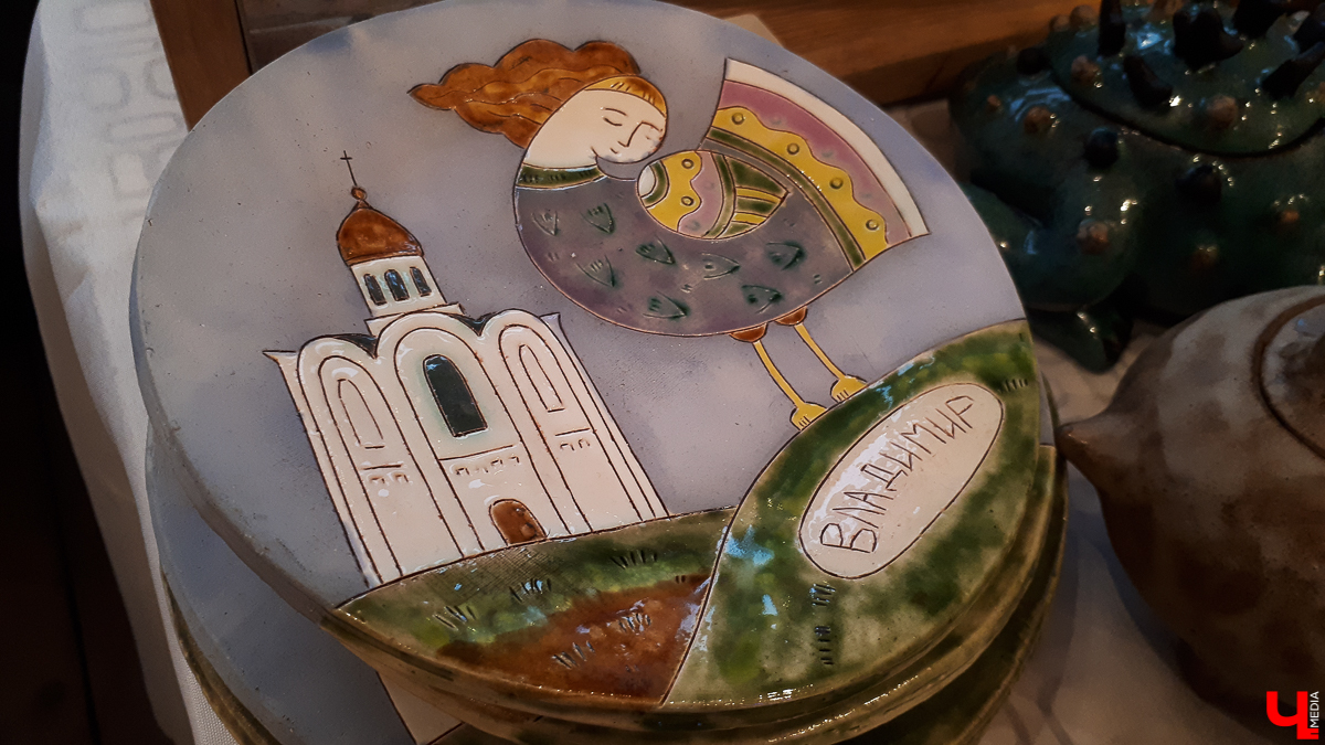 21 и 22 декабря во Владимире проходил «Новогодний маркет». Душевно и со вкусом горожане знакомились с творчеством мастеров