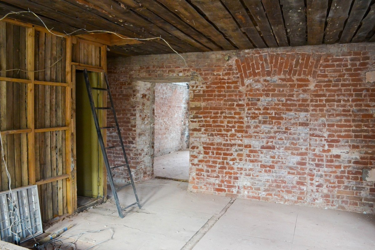 Анастасия Вавилова, организатор той самой скандальной выставки «OUT. Наружу», планирует открыть в нашем городе центр современного искусства. Когда, где и какие работы там будут выставляться, об этом мы и поговорили