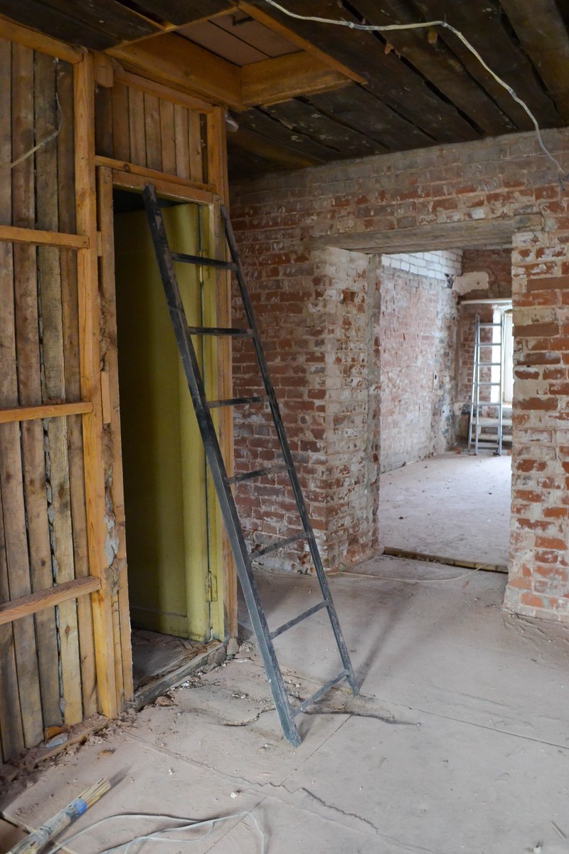 Анастасия Вавилова, организатор той самой скандальной выставки «OUT. Наружу», планирует открыть в нашем городе центр современного искусства. Когда, где и какие работы там будут выставляться, об этом мы и поговорили