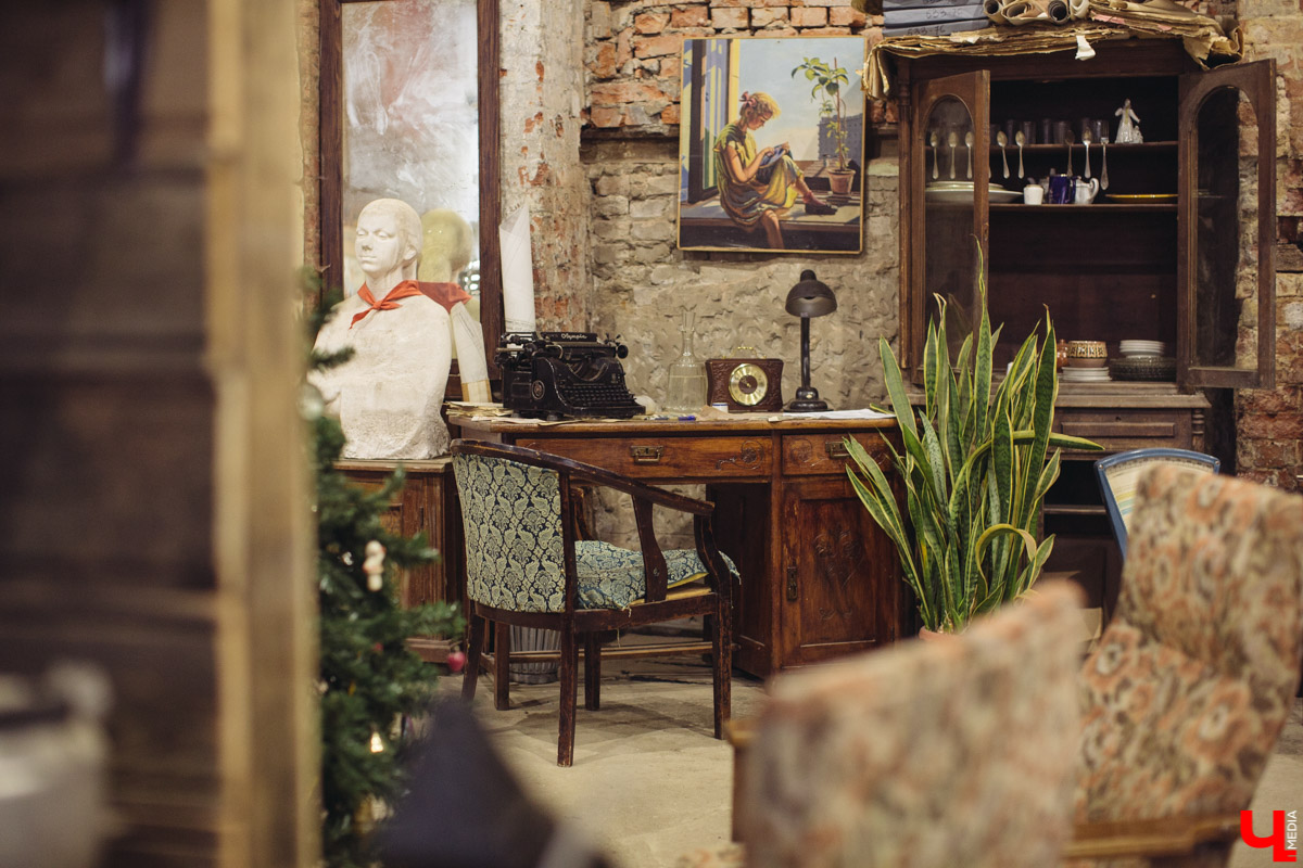 Мы знаем, куда обязательно стоит сходить любителям секонд-хендов, истории и эстетики прошлых лет. Ретро-склад никого не оставит равнодушным, и у нас на это пять причин