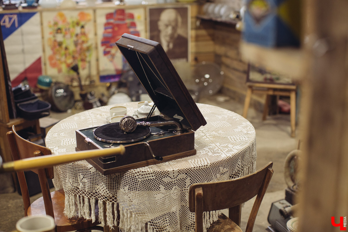 Мы знаем, куда обязательно стоит сходить любителям секонд-хендов, истории и эстетики прошлых лет. Ретро-склад никого не оставит равнодушным, и у нас на это пять причин