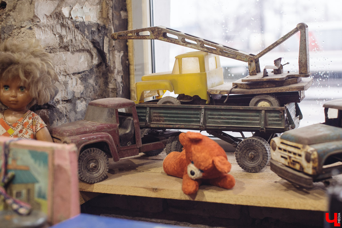 Мы знаем, куда обязательно стоит сходить любителям секонд-хендов, истории и эстетики прошлых лет. Ретро-склад никого не оставит равнодушным, и у нас на это пять причин