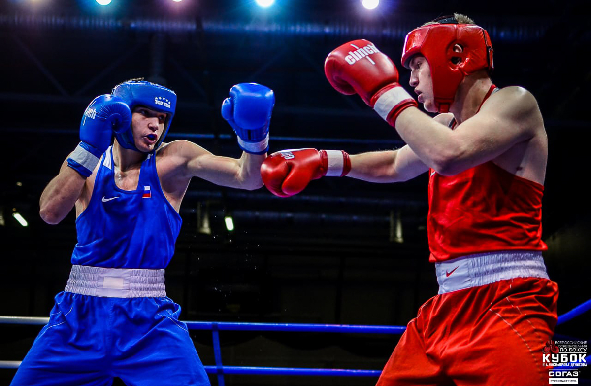 В преддверии Нового года мы поговорили с сильнейшими владимирскими спортсменами: велогонщиком Антоном Фолифоровым, боксером Рамазаном Дадаевым и самбистом Антоном Коноваловым