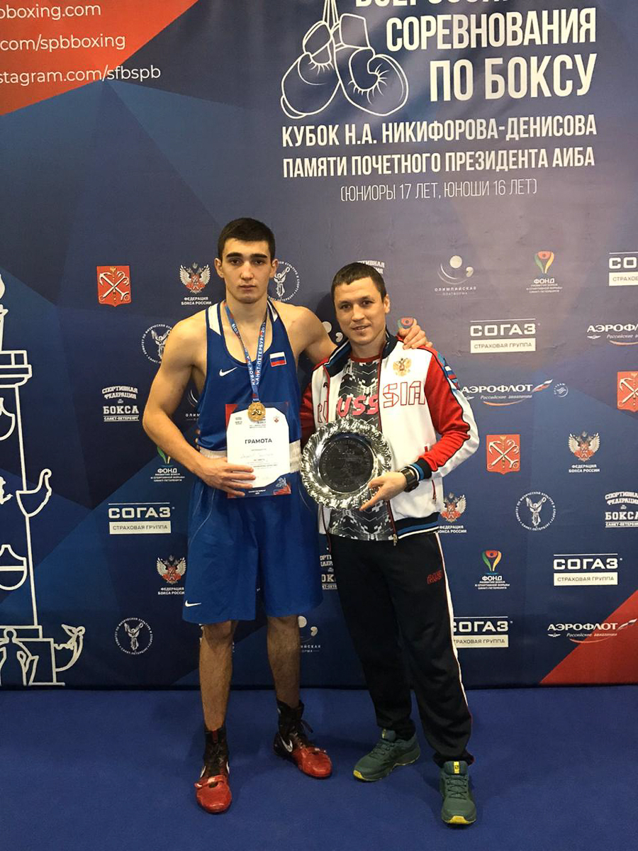 В преддверии Нового года мы поговорили с сильнейшими владимирскими спортсменами: велогонщиком Антоном Фолифоровым, боксером Рамазаном Дадаевым и самбистом Антоном Коноваловым