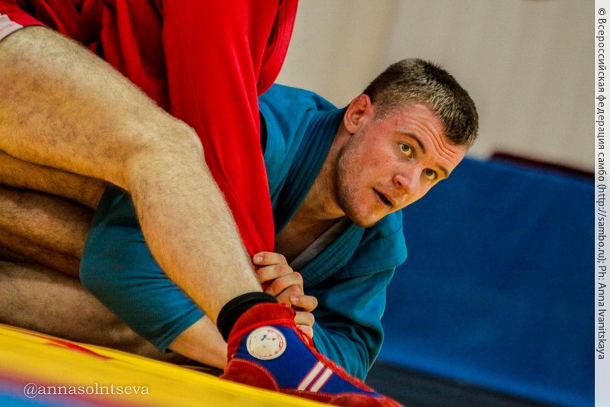 В преддверии Нового года мы поговорили с сильнейшими владимирскими спортсменами: велогонщиком Антоном Фолифоровым, боксером Рамазаном Дадаевым и самбистом Антоном Коноваловым