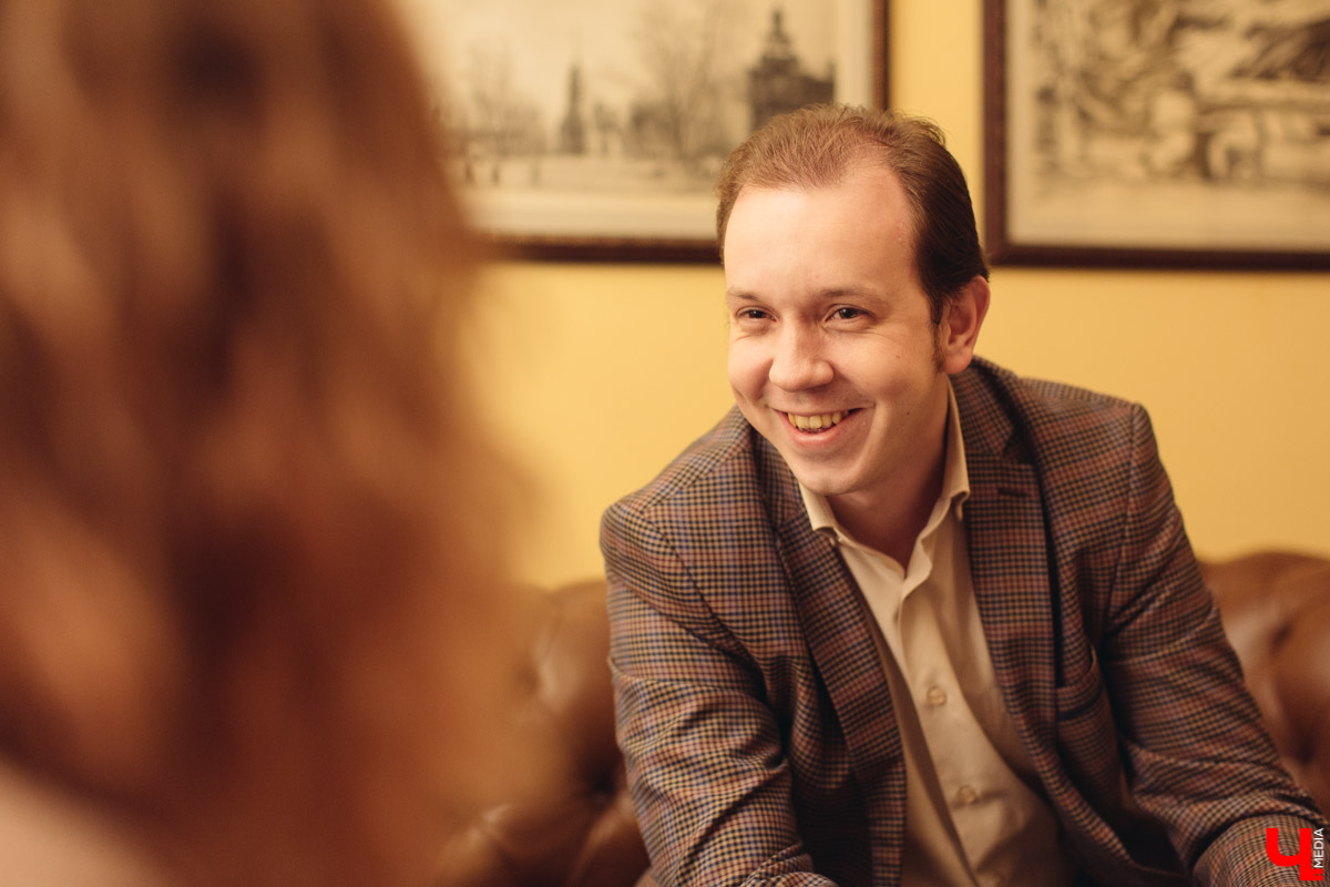 Александр Капусткин - владимирский поэт-песенник. Совсем недавно он начал несколько интересных проектов, и мы попросили о них рассказать