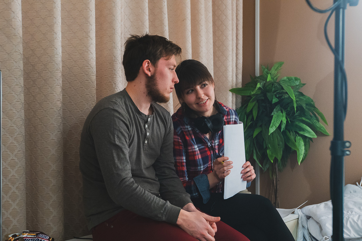 Как успеть все и не сойти с ума? Этим вопросом перед Новым годом задаются многие. Сотрудница студии видеопроизводства «Новый день» на своем примере показывает, как управляться с дедлайнами и оставаться счастливой на работе